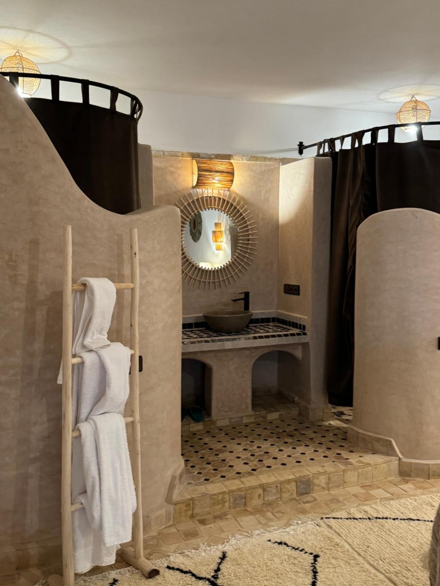 Riad Sahara Stars Dades Boumalne Dades Luaran gambar